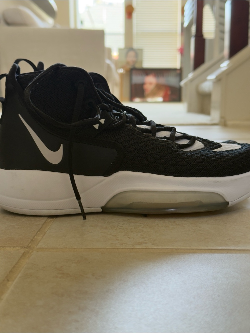 NIKE MENS ZOOM RIZE BASKETBALL SHOES - MENS SIZE 9 - DEADSTOCK! BATTLEKNIT